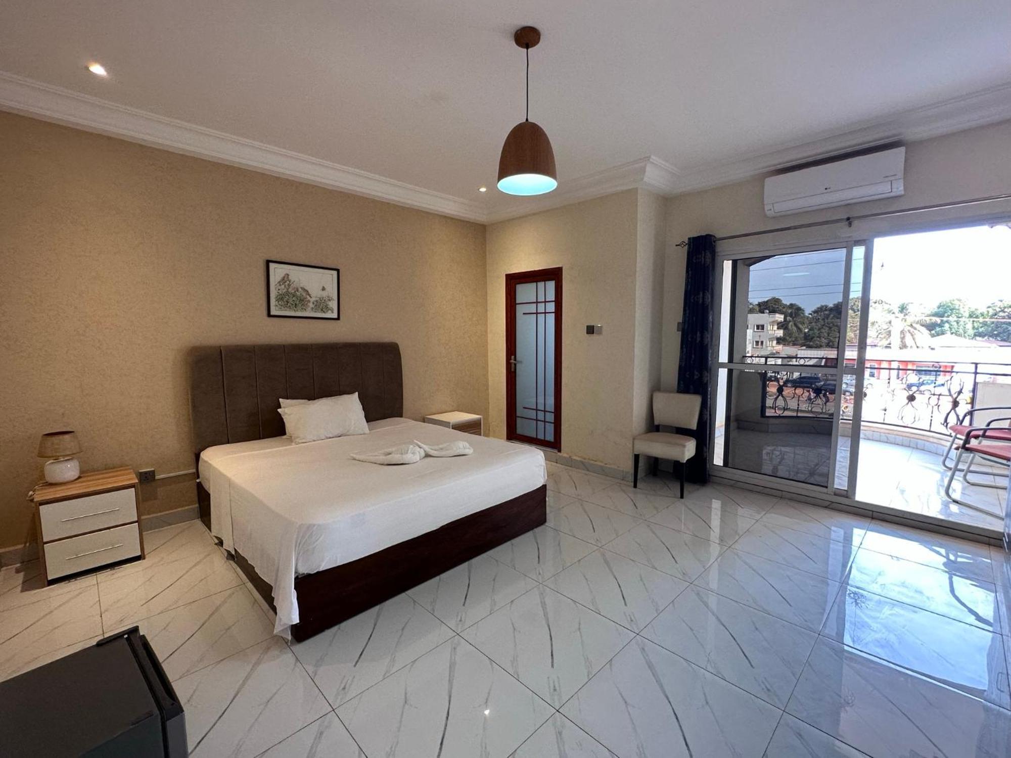 Apartments Plaza Hotel 克罗里 外观 照片