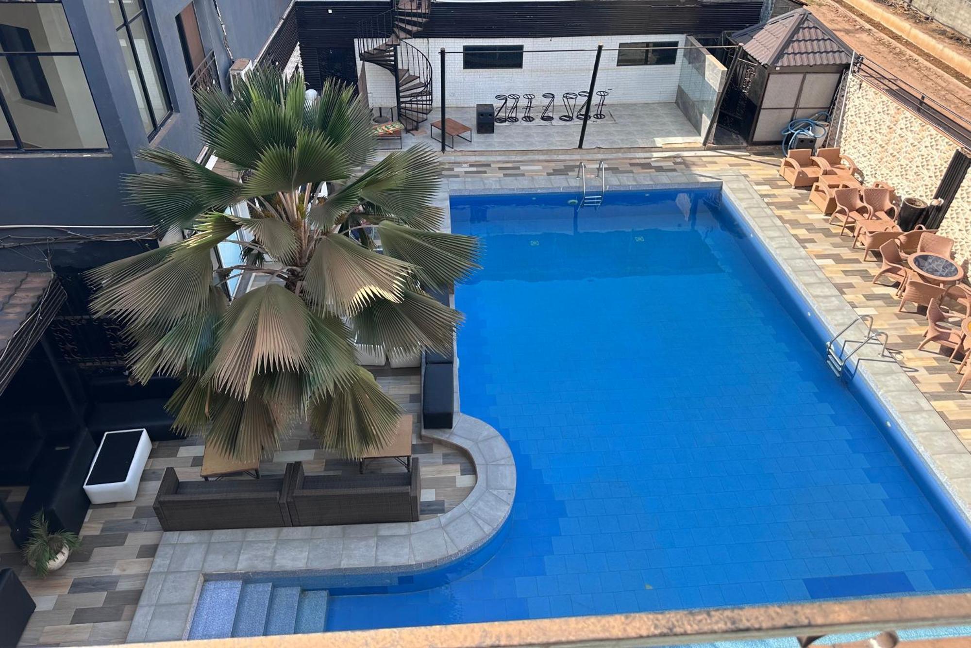 Apartments Plaza Hotel 克罗里 外观 照片